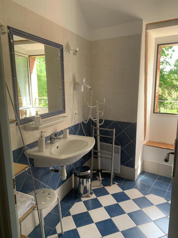 Chambres D'Hotes Maison Redon Tour-de-Faure Εξωτερικό φωτογραφία