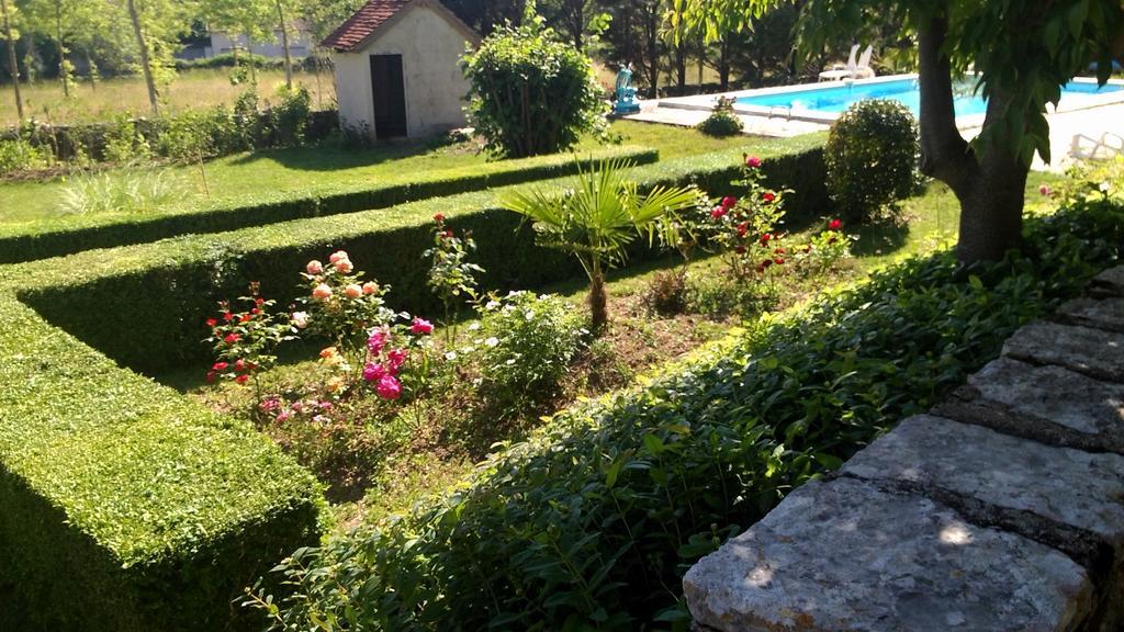 Chambres D'Hotes Maison Redon Tour-de-Faure Εξωτερικό φωτογραφία